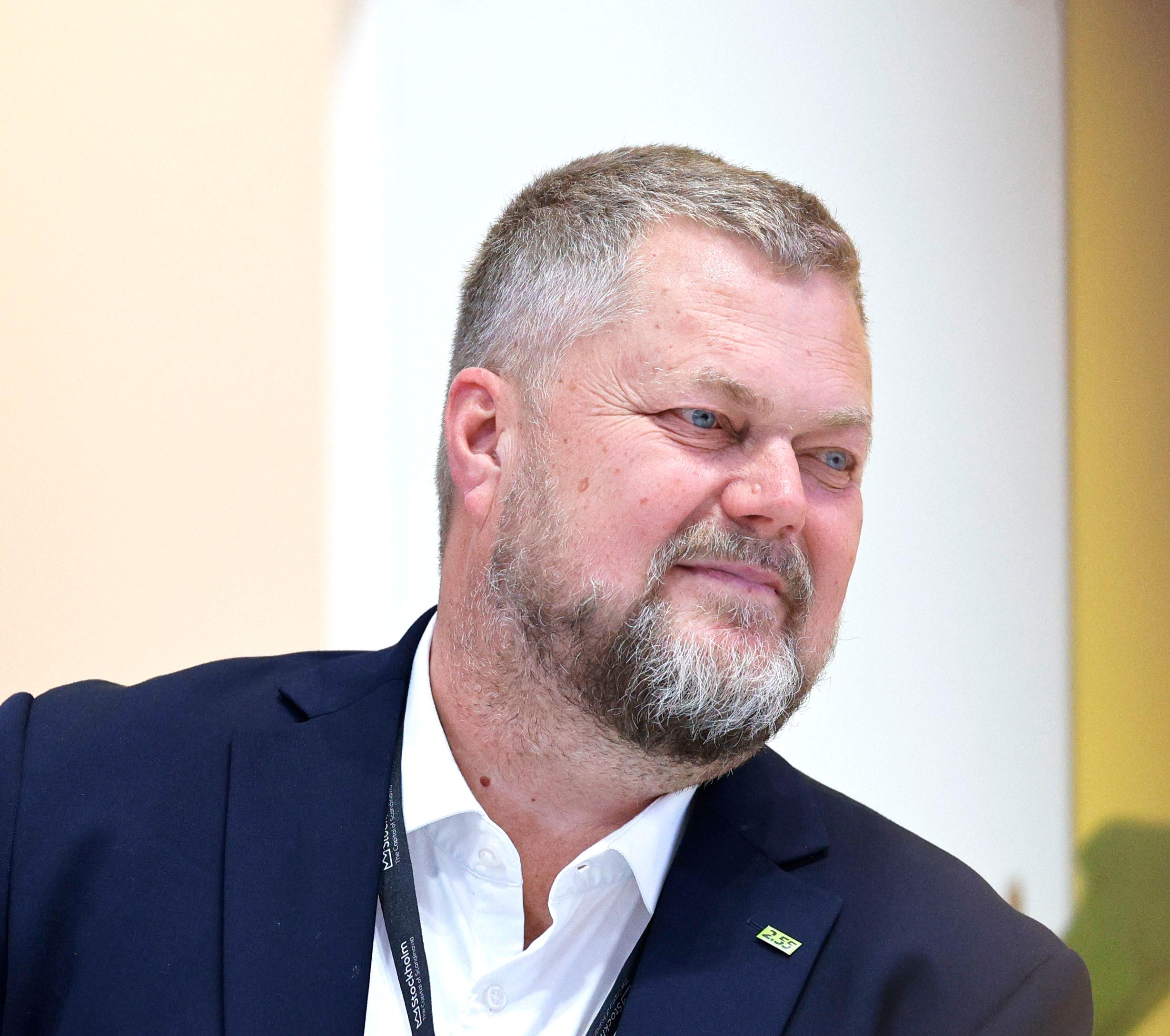 Jonas Karlsson, CEO, Oslo-Stockhom 2:55